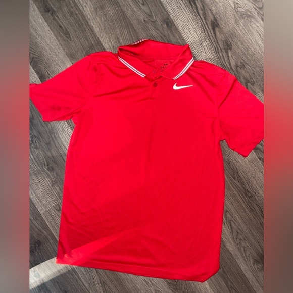 Nike youth Dri-FIT Red Shirt - Picture 1 of 3